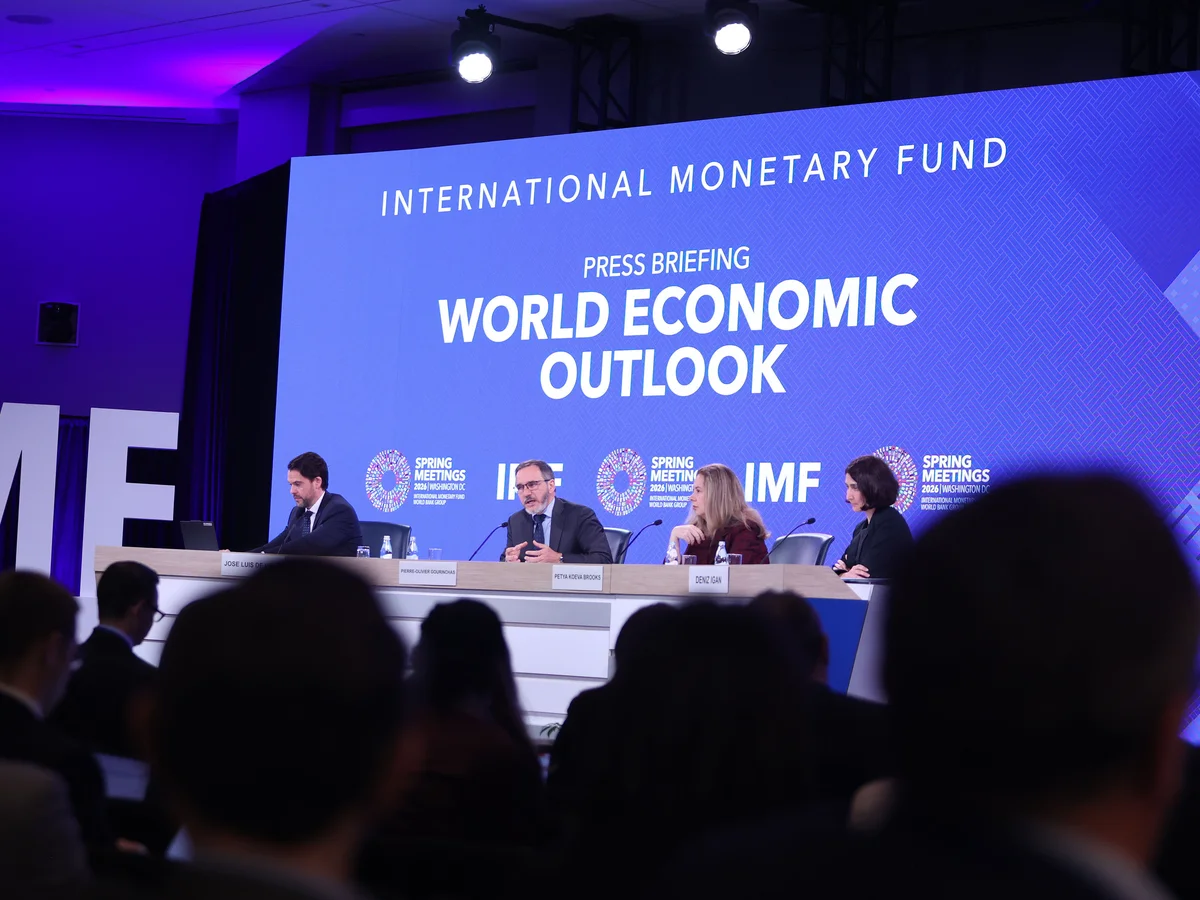 Resiliencia en Tiempos de Incertidumbre: Análisis del WEO Abril 2026